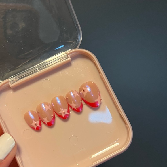 Press on nails - Picture 4 of 5